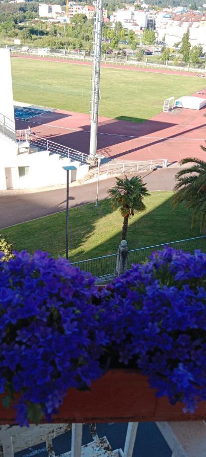 Vistas A La Pista De Atletismo Apartment Pontevedra Exterior photo